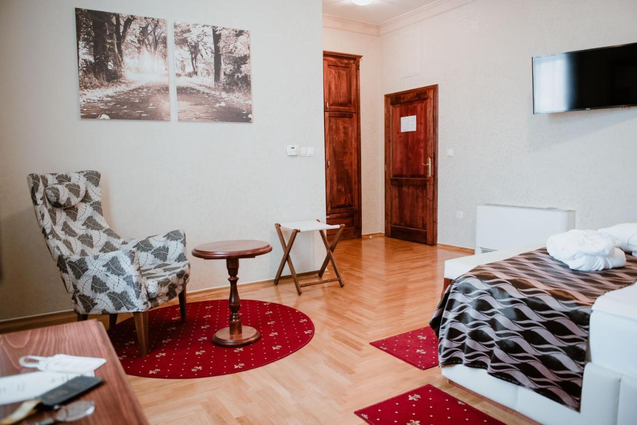 Lukac Hotel Kurija Jankovic מראה חיצוני תמונה