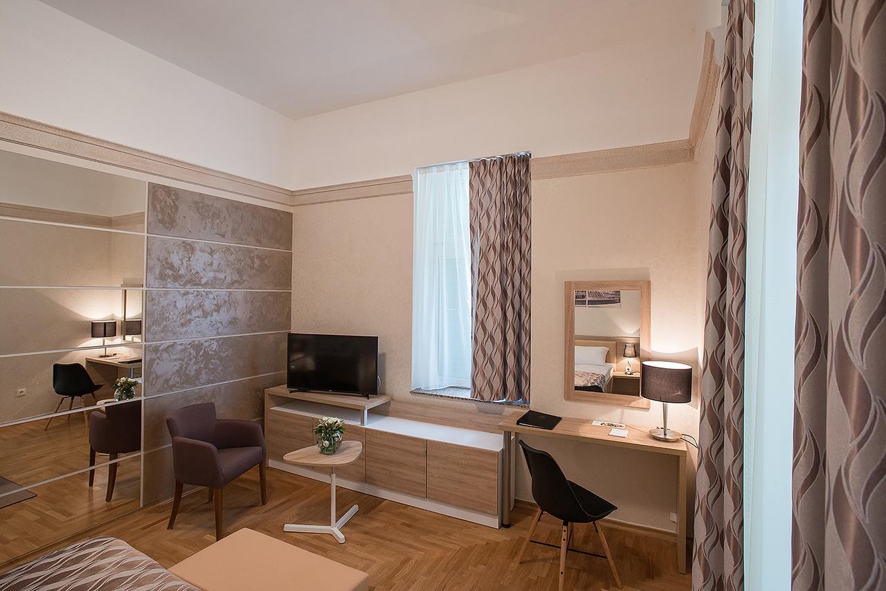 Lukac Hotel Kurija Jankovic מראה חיצוני תמונה